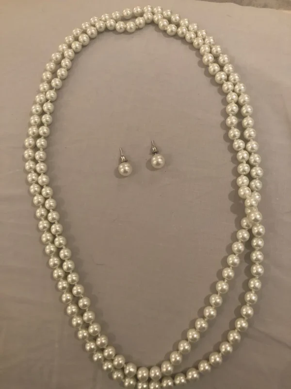 Elegant Pearl Necklace & Earrings Set